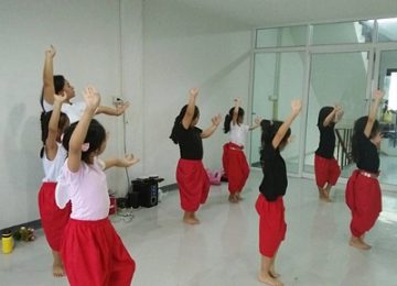ห้องภาพการเรียนรำไทย-04
