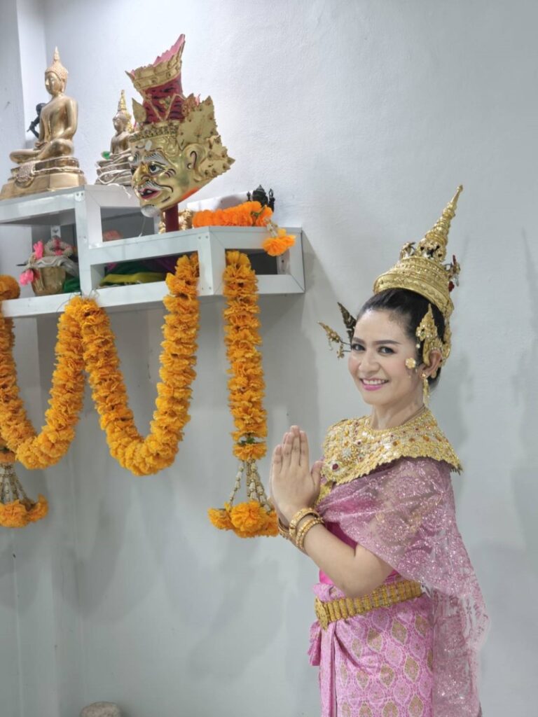 ขอบคุณคุณเกิ้ง มาเรียนรำไทยกับบ้านนาฏศิลป์ไทย