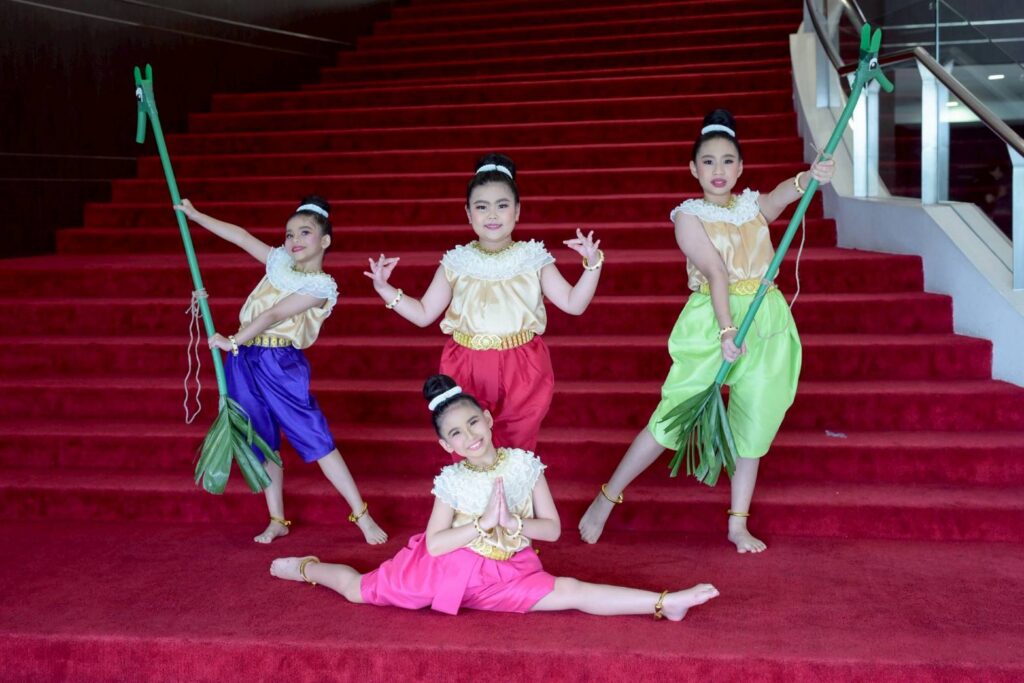 อันดับ2 Asia Students Art Festival 2026 ชุดการละเล่นไทย