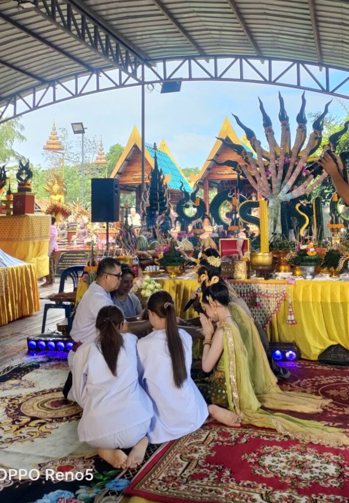 ลูกสาวรำบวงสรวงพ่อปู
